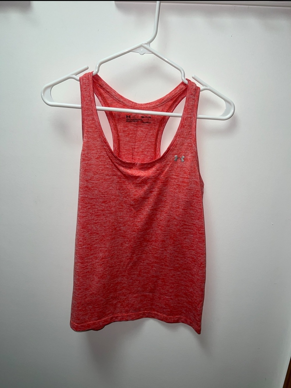 Under Armour HeatGear Coral Orange Racerback Athletic Tank Top Size Small